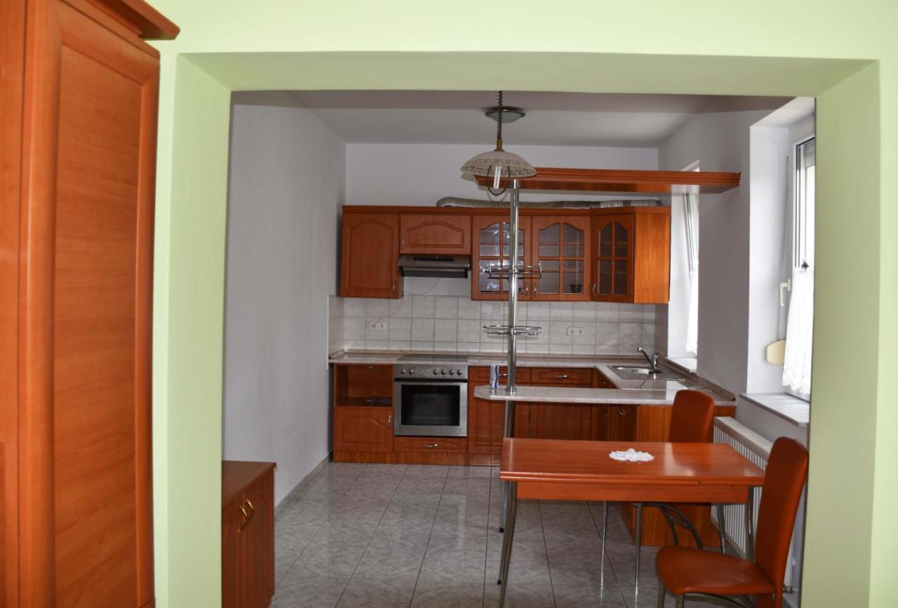 Pilikan Apartments Lenti Luaran gambar